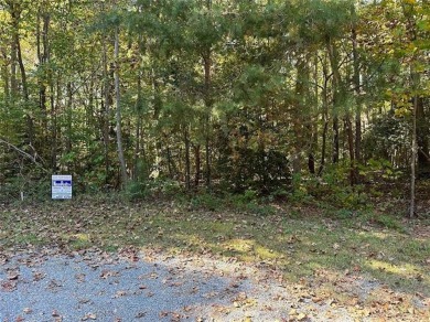 Beautiful wooded 2.925 acre lot in golf course subdivision on Piankatank River Golf Course in Virginia - for sale on GolfHomes.com, golf home, golf lot