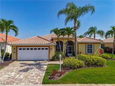 This Osprey home in HERONS GLEN COUNTRY CLUB showcases the on Herons Glen Golf and Country Club in Florida - for sale on GolfHomes.com, golf home, golf lot