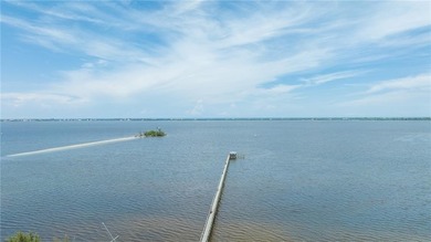 Start fresh in Barefoot Bay! This brand new manufactured home is on Barefoot Bay Golf Course in Florida - for sale on GolfHomes.com, golf home, golf lot