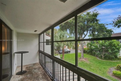 Welcome to your ideal 2 BD | 2.5 BA townhome in the heart of on Inverrary Country Club in Florida - for sale on GolfHomes.com, golf home, golf lot