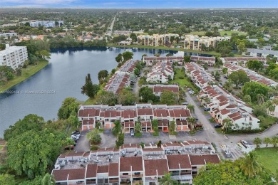 Welcome to your ideal 2 BD | 2.5 BA townhome in the heart of on Inverrary Country Club in Florida - for sale on GolfHomes.com, golf home, golf lot