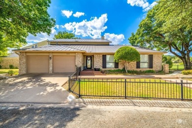 The perfect chic home located right off hole #10 on Bentwood on Bentwood Country Club in Texas - for sale on GolfHomes.com, golf home, golf lot