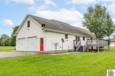 Nestled on a spacious one acre lot just outside the heart of on Sullivans Par Three in Kentucky - for sale on GolfHomes.com, golf home, golf lot