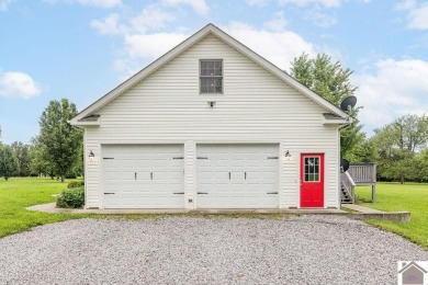 Nestled on a spacious one acre lot just outside the heart of on Sullivans Par Three in Kentucky - for sale on GolfHomes.com, golf home, golf lot