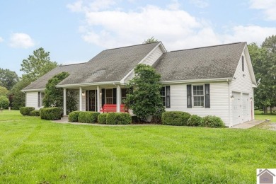 Nestled on a spacious one acre lot just outside the heart of on Sullivans Par Three in Kentucky - for sale on GolfHomes.com, golf home, golf lot