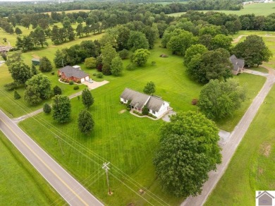 Nestled on a spacious one acre lot just outside the heart of on Sullivans Par Three in Kentucky - for sale on GolfHomes.com, golf home, golf lot