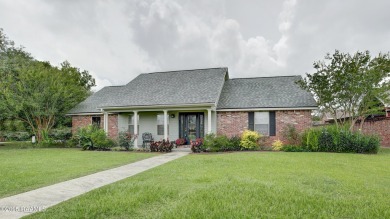 Welcome to this beautifully updated 3 bedroom, 2 bath home on Squirrel Run Golf Courses in Louisiana - for sale on GolfHomes.com, golf home, golf lot