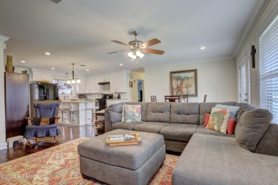 Welcome to this beautifully updated 3 bedroom, 2 bath home on Squirrel Run Golf Courses in Louisiana - for sale on GolfHomes.com, golf home, golf lot