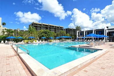 A rare offering of a penthouse end unit in this Gulf-front on Links on Longboat Golf Club in Florida - for sale on GolfHomes.com, golf home, golf lot