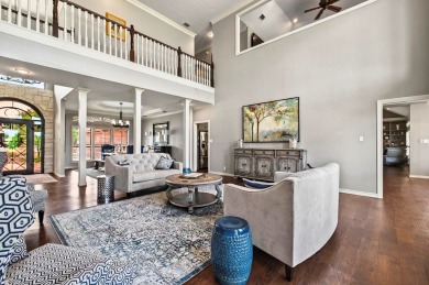 ABSOLUTELY STUNNING W/ FABULOUS RENOVATIONS COMPLETED ONLY WEEKS on Green Tree Country Club in Texas - for sale on GolfHomes.com, golf home, golf lot