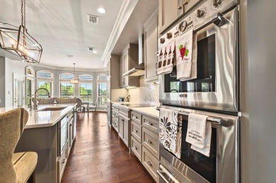 ABSOLUTELY STUNNING W/ FABULOUS RENOVATIONS COMPLETED ONLY WEEKS on Green Tree Country Club in Texas - for sale on GolfHomes.com, golf home, golf lot