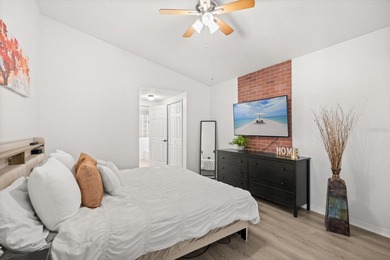 Sellers are offering $19,000 towards buyer's closing costs for on Twin Rivers Golf Club in Florida - for sale on GolfHomes.com, golf home, golf lot