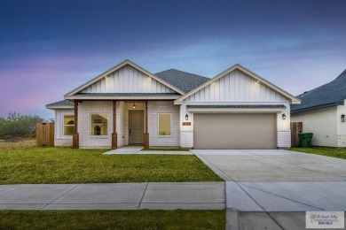 This stunning 3-bedroom, 2.5-bathroom new construction home on River Bend Country Club in Texas - for sale on GolfHomes.com, golf home, golf lot