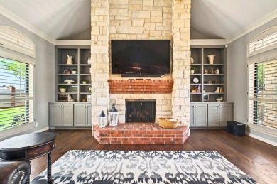 ABSOLUTELY STUNNING W/ FABULOUS RENOVATIONS COMPLETED ONLY WEEKS on Green Tree Country Club in Texas - for sale on GolfHomes.com, golf home, golf lot