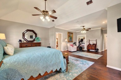 ABSOLUTELY STUNNING W/ FABULOUS RENOVATIONS COMPLETED ONLY WEEKS on Green Tree Country Club in Texas - for sale on GolfHomes.com, golf home, golf lot