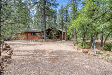 THRIVING Current ! Nestled in the serene woods of the Pinetop on Pinetop Lakes Country Club in Arizona - for sale on GolfHomes.com, golf home, golf lot