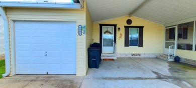 55+/2007/2 BD/2 BA/1012 SQ FT/PARK FEES ONLY $933.00/LARGE HOME on Southport Springs Golf Club in Florida - for sale on GolfHomes.com, golf home, golf lot