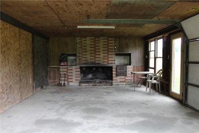 True one-level living is possible in this 3 Bedroom 1 Bath home on Indian Run Golf Club in Pennsylvania - for sale on GolfHomes.com, golf home, golf lot