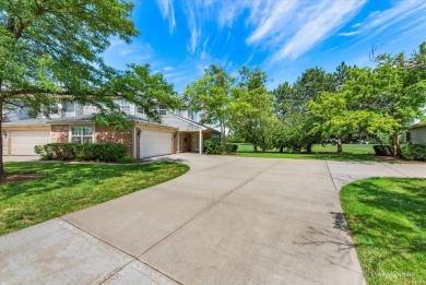 LOCATION * CONDITION * PRICE - This One Has It All!  Welcome to on Glendale Lakes Golf Club in Illinois - for sale on GolfHomes.com, golf home, golf lot