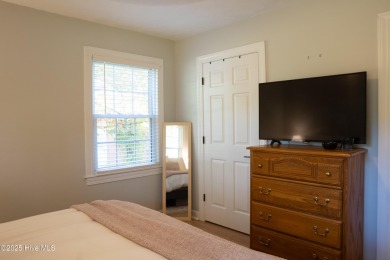 Charming 3-bedroom bungalow located in the desirable Trent Woods on New Bern Golf and Country Club in North Carolina - for sale on GolfHomes.com, golf home, golf lot