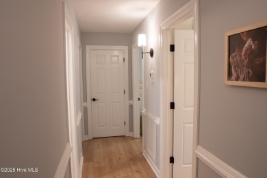 Charming 3-bedroom bungalow located in the desirable Trent Woods on New Bern Golf and Country Club in North Carolina - for sale on GolfHomes.com, golf home, golf lot