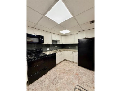 Turn-Key  Fully Furnished!!!  Unique  Spacious All-Ages Condo - on Palm-Aire Country Club and Resort - Palms in Florida - for sale on GolfHomes.com, golf home, golf lot