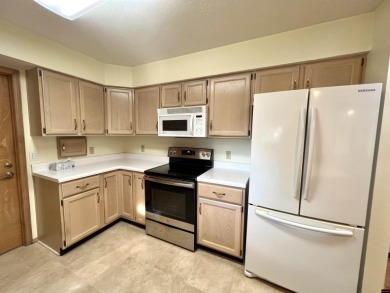 Super clean brick 3 bedroom, 2 bath home with golf course views on Twin Lakes Golf Club in Arkansas - for sale on GolfHomes.com, golf home, golf lot