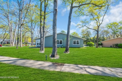Immaculately renovated end-unit gem in the gated Leisure Village on Greenbriar Woodlands in New Jersey - for sale on GolfHomes.com, golf home, golf lot