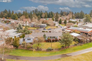 OPEN HOUSE Sat 3/1 from Noon-2pm!  Classic, single-story home on Gresham Golf Course in Oregon - for sale on GolfHomes.com, golf home, golf lot