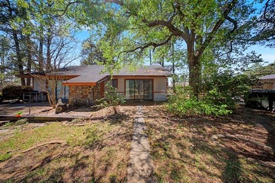 Welcome to easy living in the desirable Rayburn Country on Rayburn Country Club in Texas - for sale on GolfHomes.com, golf home, golf lot