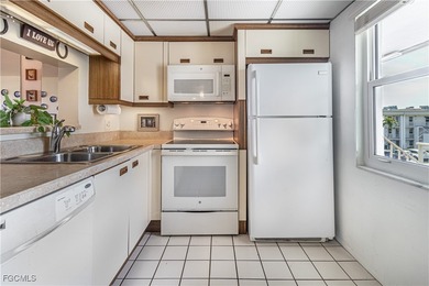 BRING ALL OFFERS!! VERY MOTIVATED SELLER IN THIS Third Floor on Seven Lakes Golf and Tennis Community in Florida - for sale on GolfHomes.com, golf home, golf lot