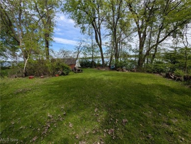 Here is your opportunity to build that dream home on Lake Milton on Olde Dutch Mill Golf Course in Ohio - for sale on GolfHomes.com, golf home, golf lot
