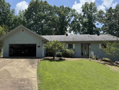 Looking for Golf Course living?  This fantastic condition home on Cherokee Village South Course in Arkansas - for sale on GolfHomes.com, golf home, golf lot