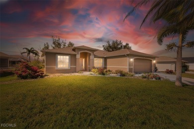 Welcome to this move-in-ready home located in the heart of on Royal Tee Country Club in Florida - for sale on GolfHomes.com, golf home, golf lot