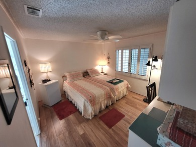 This well-maintained residence offers an open floor plan that on Palm Desert Greens Country Club in California - for sale on GolfHomes.com, golf home, golf lot