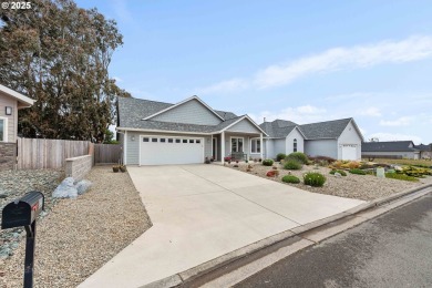 Easy coastal living in this like-new 3-bedroom, 2-bath home on Old Bandon Golf Links in Oregon - for sale on GolfHomes.com, golf home, golf lot