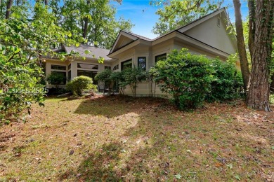 Custom-built 3,500 sq ft home with an open floor plan featuring on Belfair Golf Club in South Carolina - for sale on GolfHomes.com, golf home, golf lot