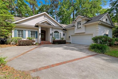 Custom-built 3,500 sq ft home with an open floor plan featuring on Belfair Golf Club in South Carolina - for sale on GolfHomes.com, golf home, golf lot