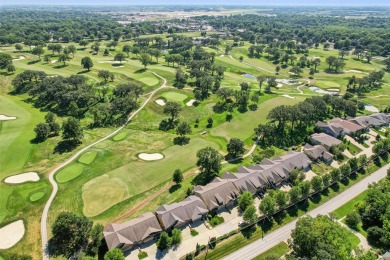 Welcome to this move-in ready twin home on Wakanda Golf Club! on Wakonda Club in Iowa - for sale on GolfHomes.com, golf home, golf lot