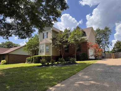 RIVER OAKS CHARMER with a beautiful in-ground pool area! Located on The Course at River Oaks in Arkansas - for sale on GolfHomes.com, golf home, golf lot