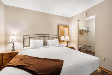 This one-bedroom, ground-level condo is the perfect mix of on Pointe Royale Village Country Club in Missouri - for sale on GolfHomes.com, golf home, golf lot