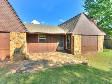 ***Welcome to this split-plan single-family residence nestled in on The Greens Country Club in Oklahoma - for sale on GolfHomes.com, golf home, golf lot