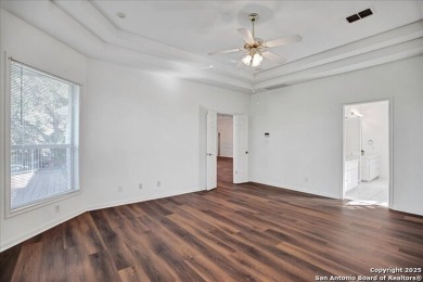 Welcome to 21 Greens Cliff! This pristine single-story home in a on Silverhorn Golf Club in Texas - for sale on GolfHomes.com, golf home, golf lot