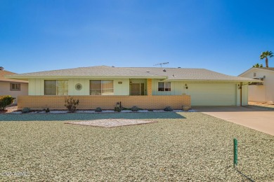 Discover the potential of this spacious 1,699 sq ft, 3-bedroom on Sun City Lakes West and East in Arizona - for sale on GolfHomes.com, golf home, golf lot