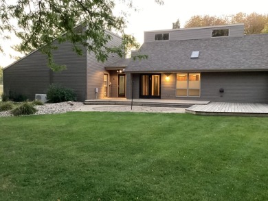 PREFER PRIVACY? Like fine dining & golf? Just moments away on Moccasin Creek Country Club in South Dakota - for sale on GolfHomes.com, golf home, golf lot