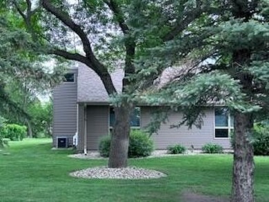 PREFER PRIVACY? Like fine dining & golf? Just moments away on Moccasin Creek Country Club in South Dakota - for sale on GolfHomes.com, golf home, golf lot