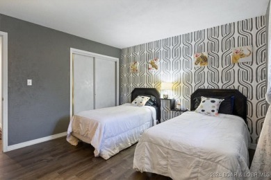 Amazing Top Floor End Unit 3 bed / 2.5 bath Condo boasting over on Seasons Ridge At Four Seasons in Missouri - for sale on GolfHomes.com, golf home, golf lot