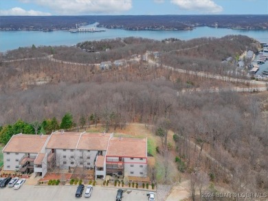 Amazing Top Floor End Unit 3 bed / 2.5 bath Condo boasting over on Seasons Ridge At Four Seasons in Missouri - for sale on GolfHomes.com, golf home, golf lot