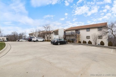 Amazing Top Floor End Unit 3 bed / 2.5 bath Condo boasting over on Seasons Ridge At Four Seasons in Missouri - for sale on GolfHomes.com, golf home, golf lot