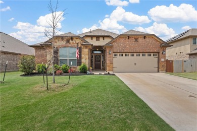 Welcome to this move-in ready 3-bedroom, 2.5-bathroom brick home on Twin Rivers Golf Club in Texas - for sale on GolfHomes.com, golf home, golf lot